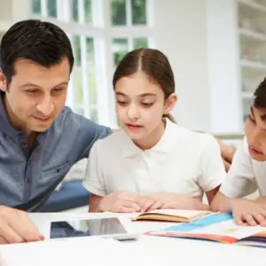 Cómo ayudar a mis hijos a estudiar y hacer los deberes